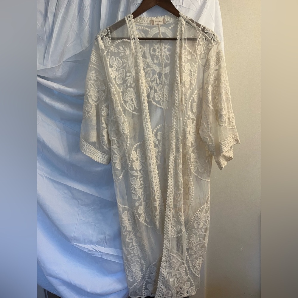 Altar’d State cream lace kimono duster open cardigan size M/L boho chic Festival